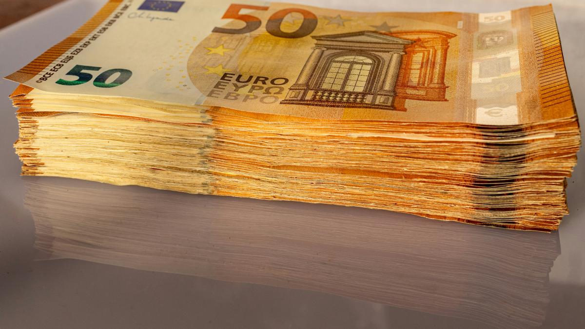 banci-olandeze-bani-numerar_90988200