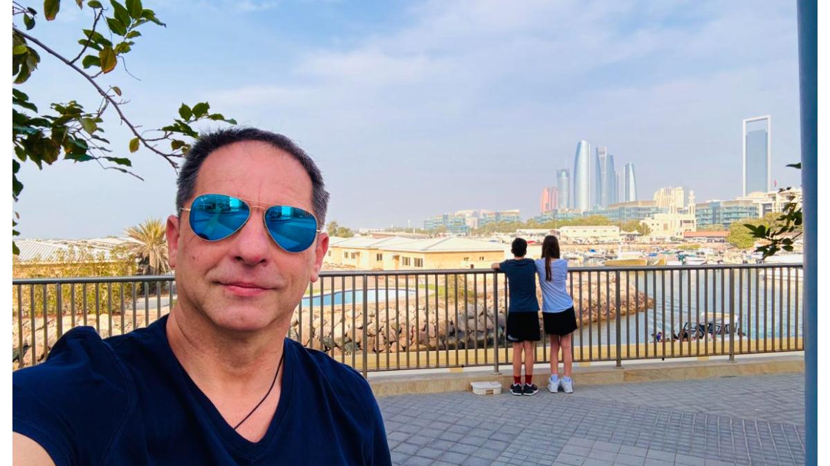 dan-negru-in-emirate_72779900