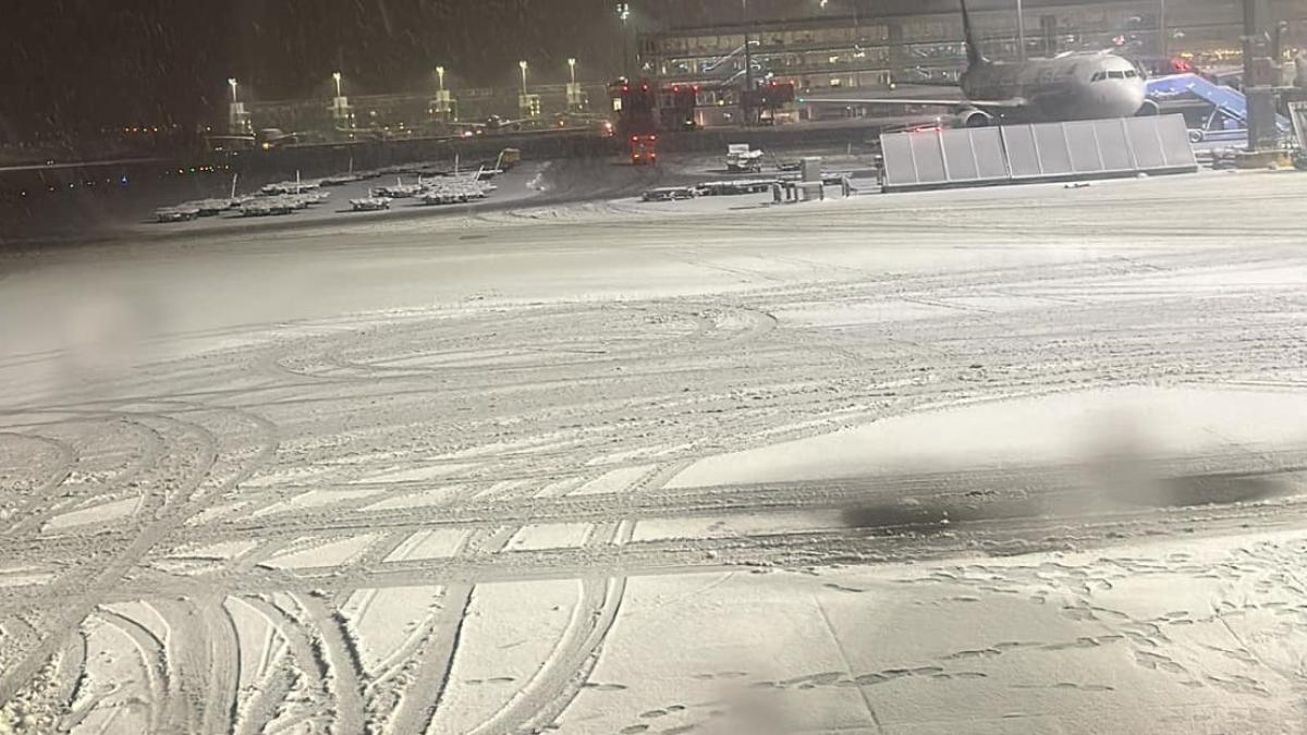 avion-aeroport-munchen-iarna_68303900