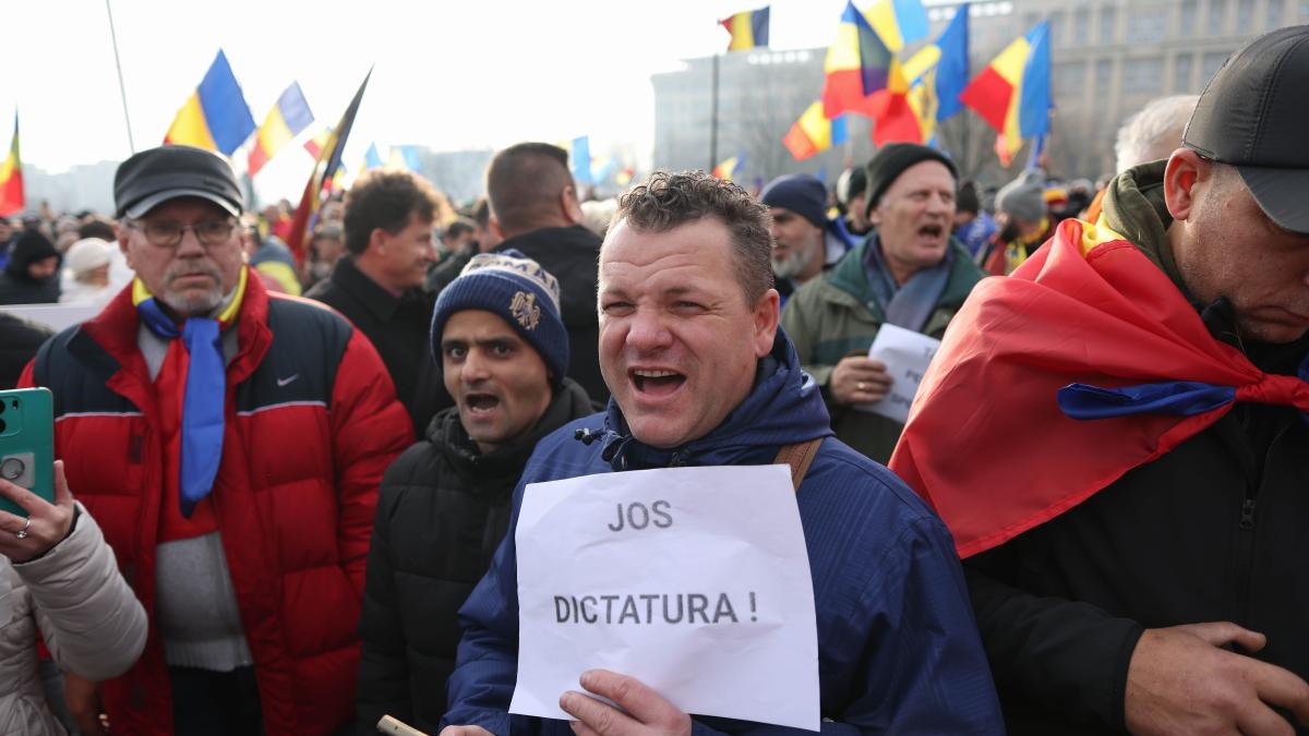 sustinatori-calin-georgescu-protest-ccr-10-ianuarie_56716300