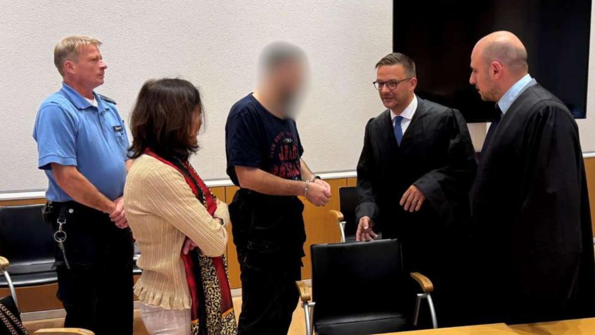 romanul-a-tras-cu-arma-in-alte-camioane_35460200