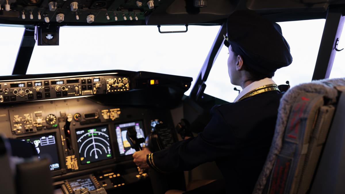 salariu-pilot-avion_25736100