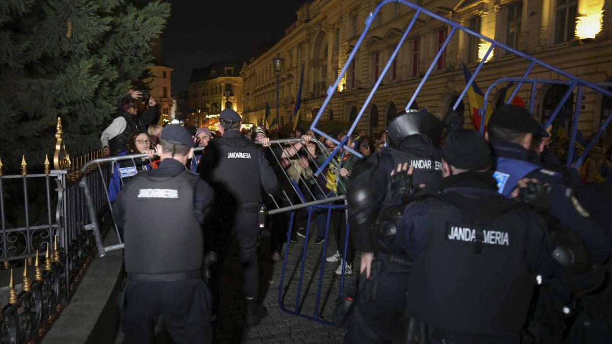 jandarmii-la-bec_76993200