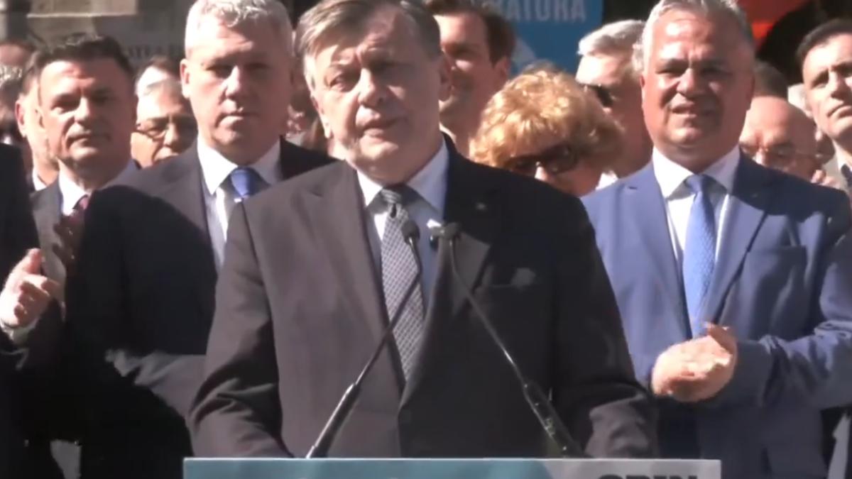 crin-antonescu-si-a-lansat-candidatura_83574000