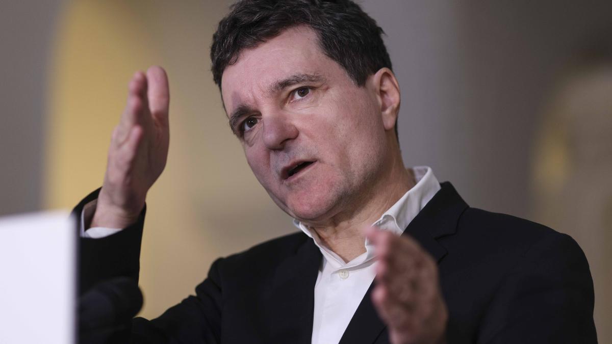 nicusor-dan-conferinta_31966000