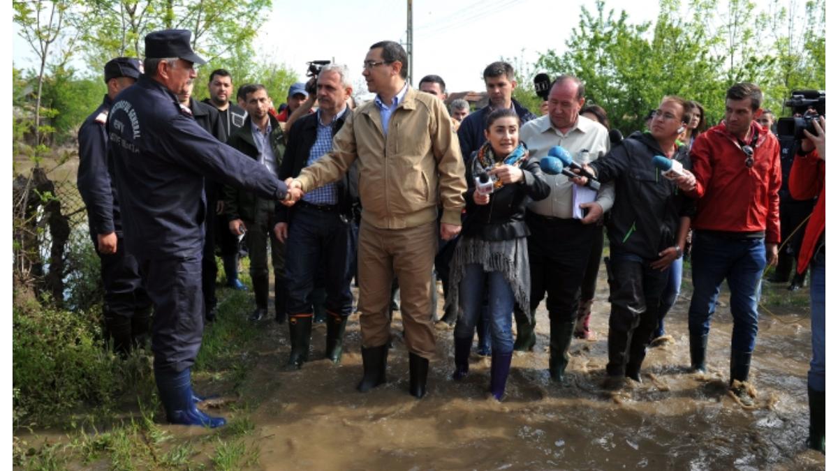 victor-ponta-la-inundatii-in-2014_99798500