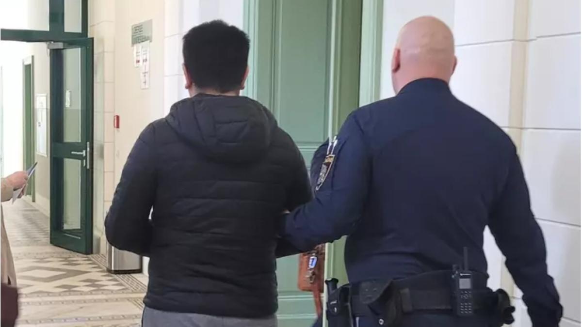 roman-austria-157-scoli-institutii_53357600