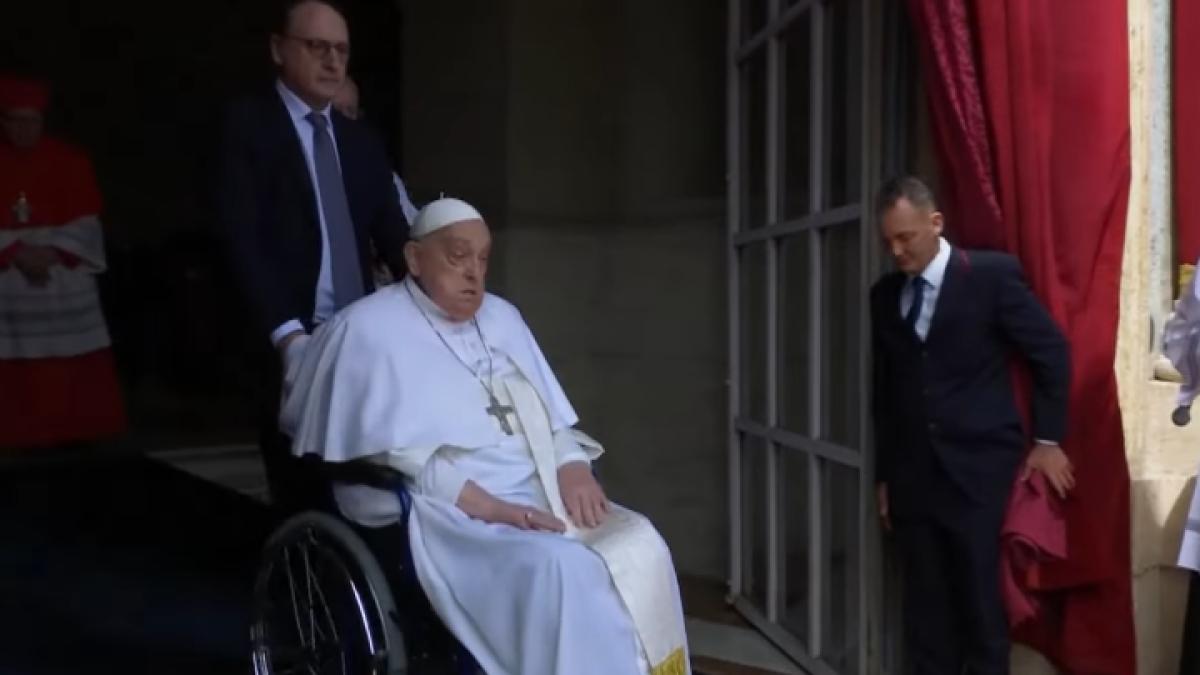 papa-francisc-slujba-de-paste_37791500