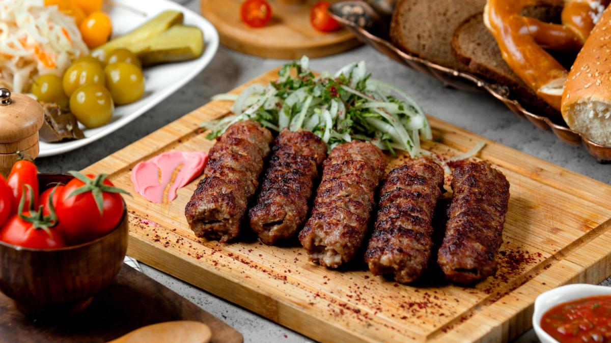 delicii-romanesti--cea-mai-usoara-reteta-pentru-pasta-de-mici_51435000