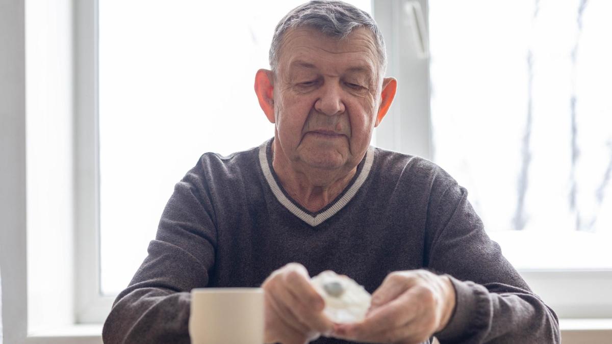 pensionar-franta-factura-apa_88045700