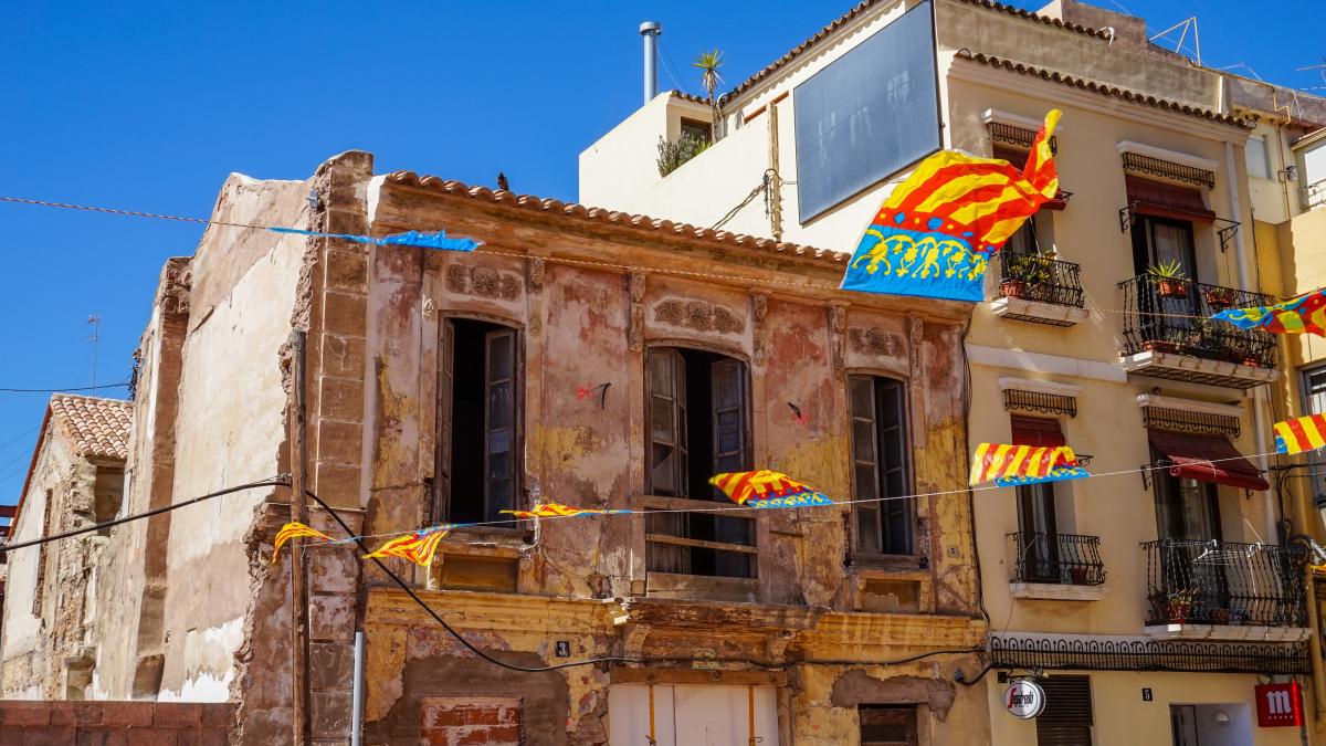 cladiri-spania-imobiliare-spania-piata-imobiliara-spania-case-spania-romani_52602400