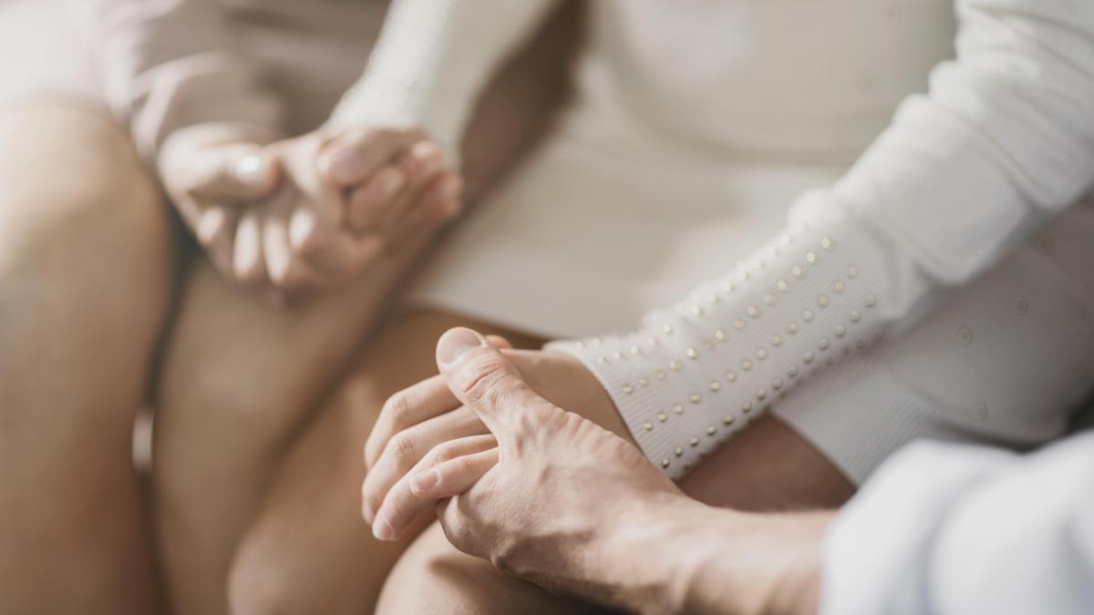 badanta-italia-badanta-ilustrativ-ingrijitoare-ilustrativ_28104000