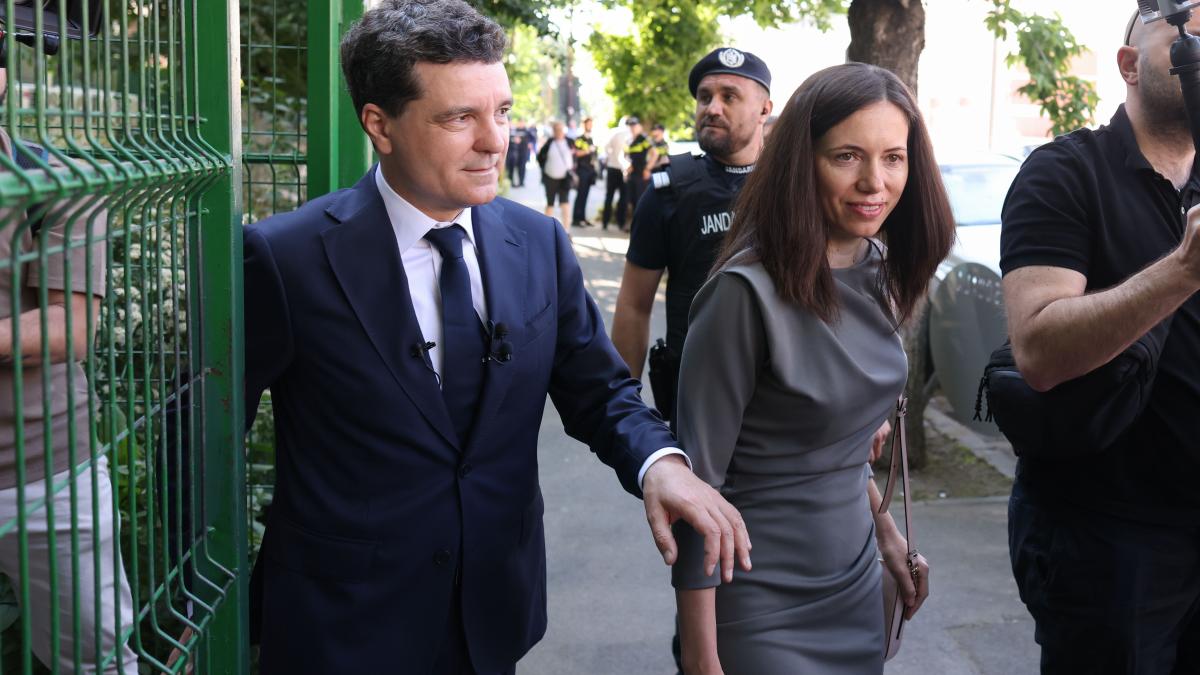 nicusor-dan-si-mirabela-gradinaru_10964000