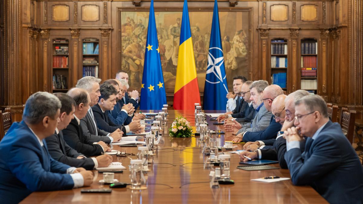 nicusor-dan-original_intalnire_cu_reprezentantii_sindicatelor_84705300