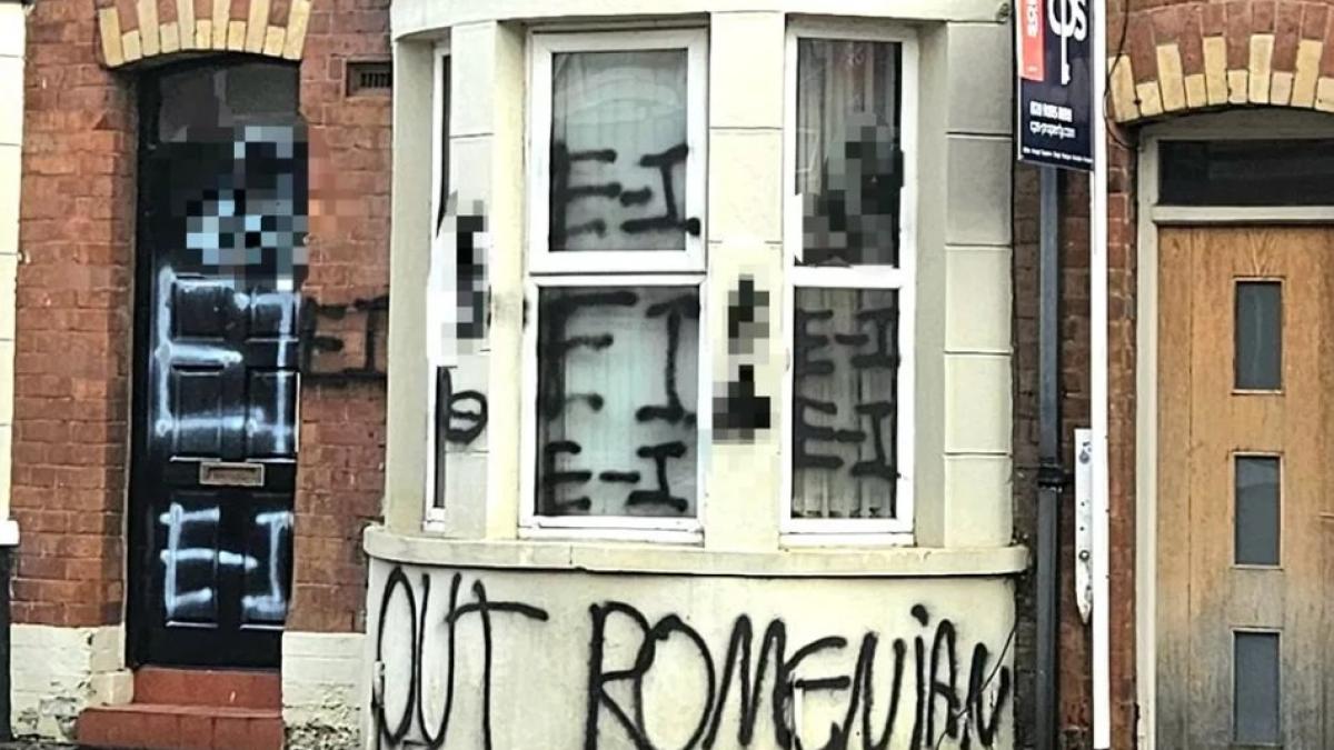 mesaje-rasiste-irlanda-out-romanian_45852600