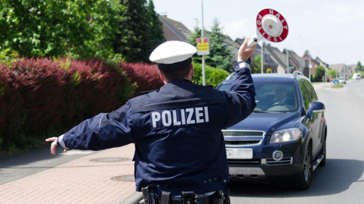 austria--tras-pe-dreapta--un-sofer-roman-a-deveni-agresiv--a-injurat-politistii-si-a-ranit-o-femeie