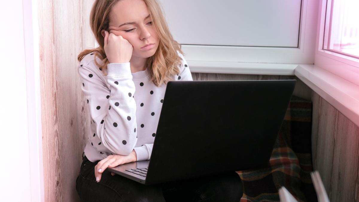 angajata-emailuri-concediu_77356000