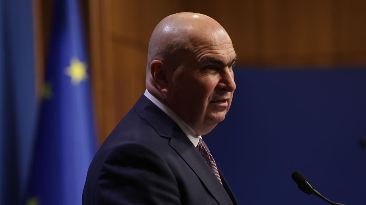 ilie-bolojan-premierul-romaniei-la-palatul-victoria-2_62607500