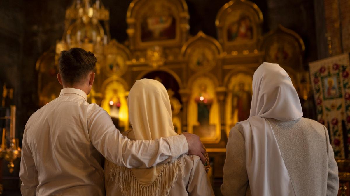 sondaj-daca-ati-fi-in-diaspora--ati-participa-la-intalniri-saptamanale-organizate-de-biserica-romaneasca-ce-spun-romanii_90405000