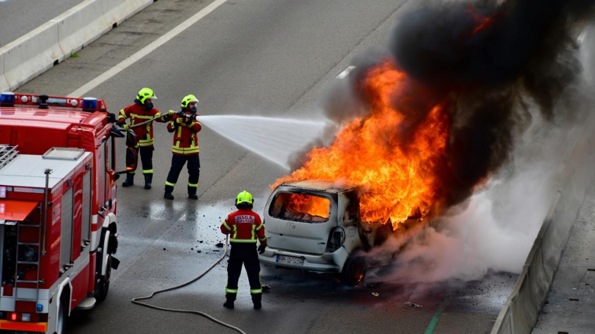 incendiu-masina-autostrada-italia_59705400