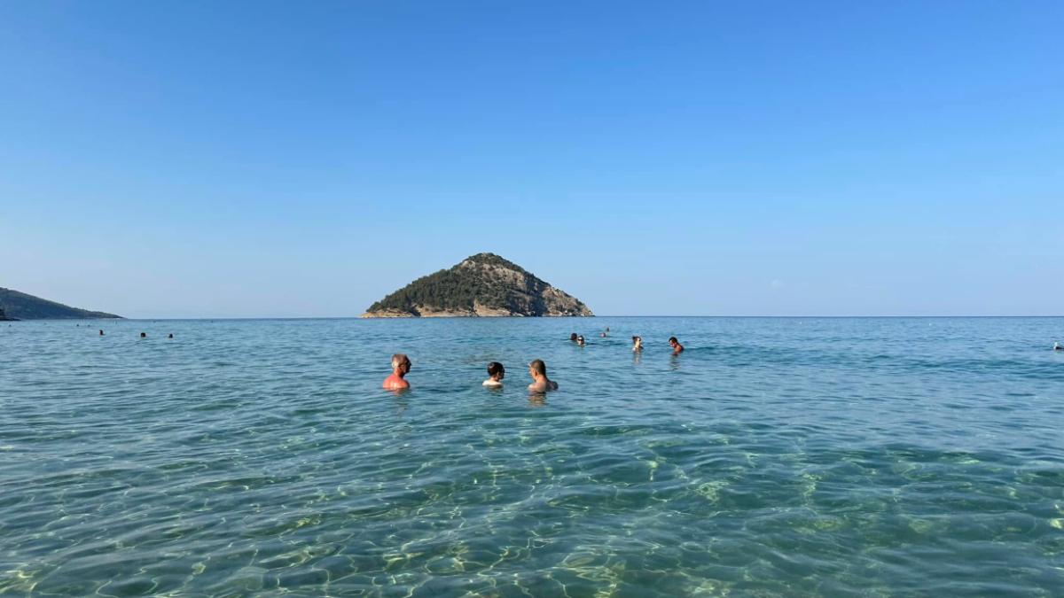 roman-mort-paradise-beach-thassos-main_53669600