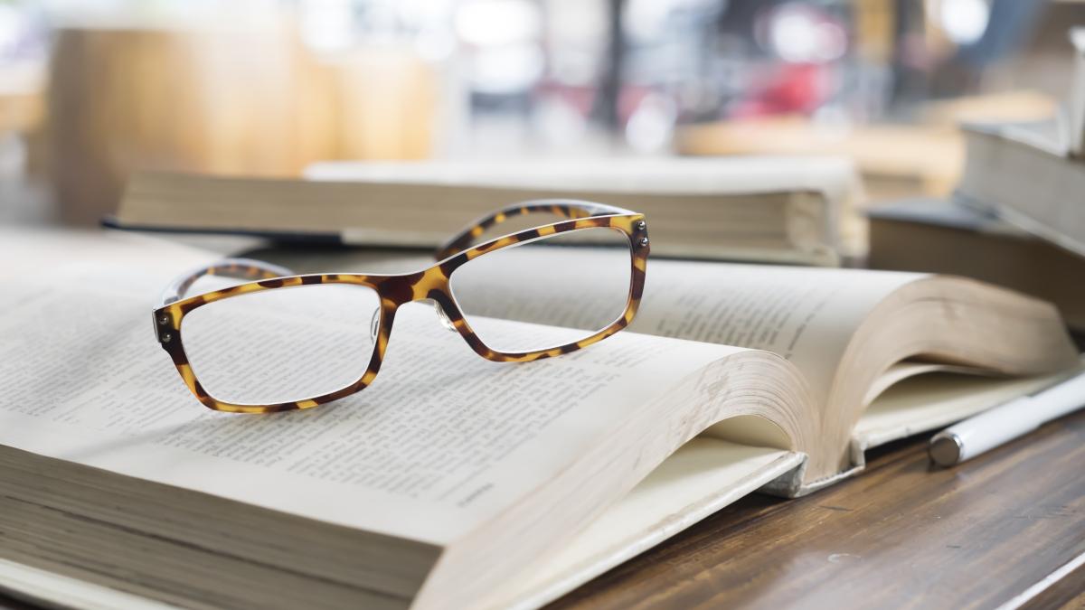 ochelari-freepik-at-ijeab_06250700