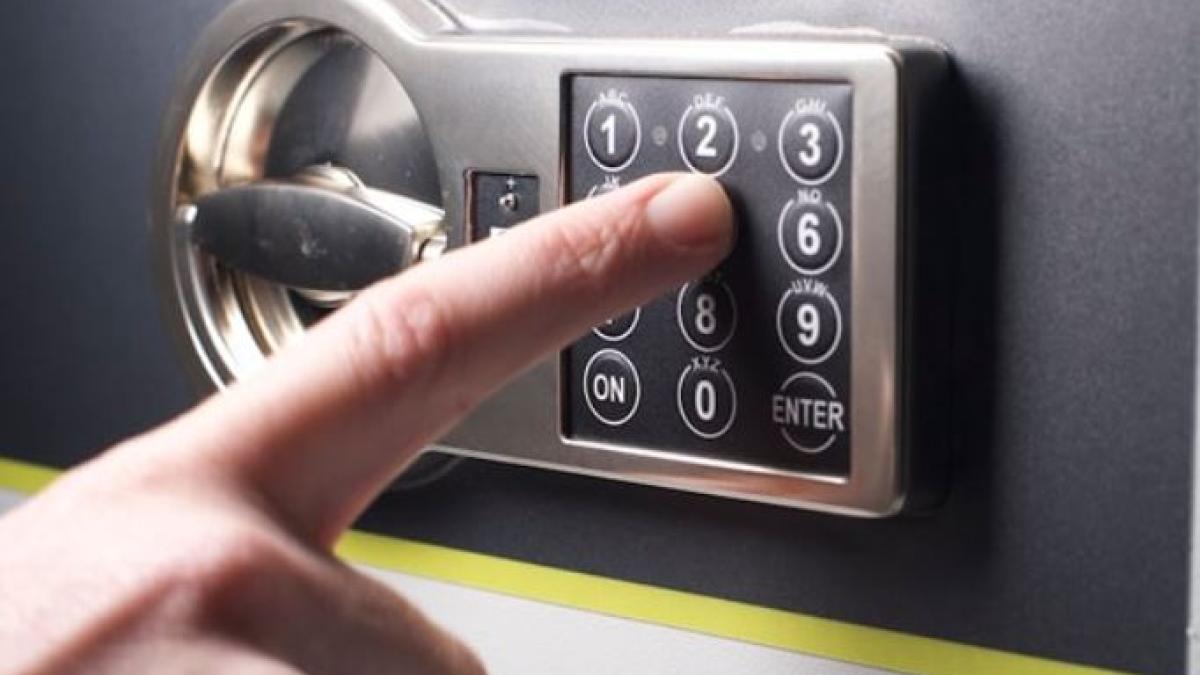 seif--cu-peste-20-000-de-euro-si-mai-mute-bijuterii--furat-dintr-un-apartament-din-braila