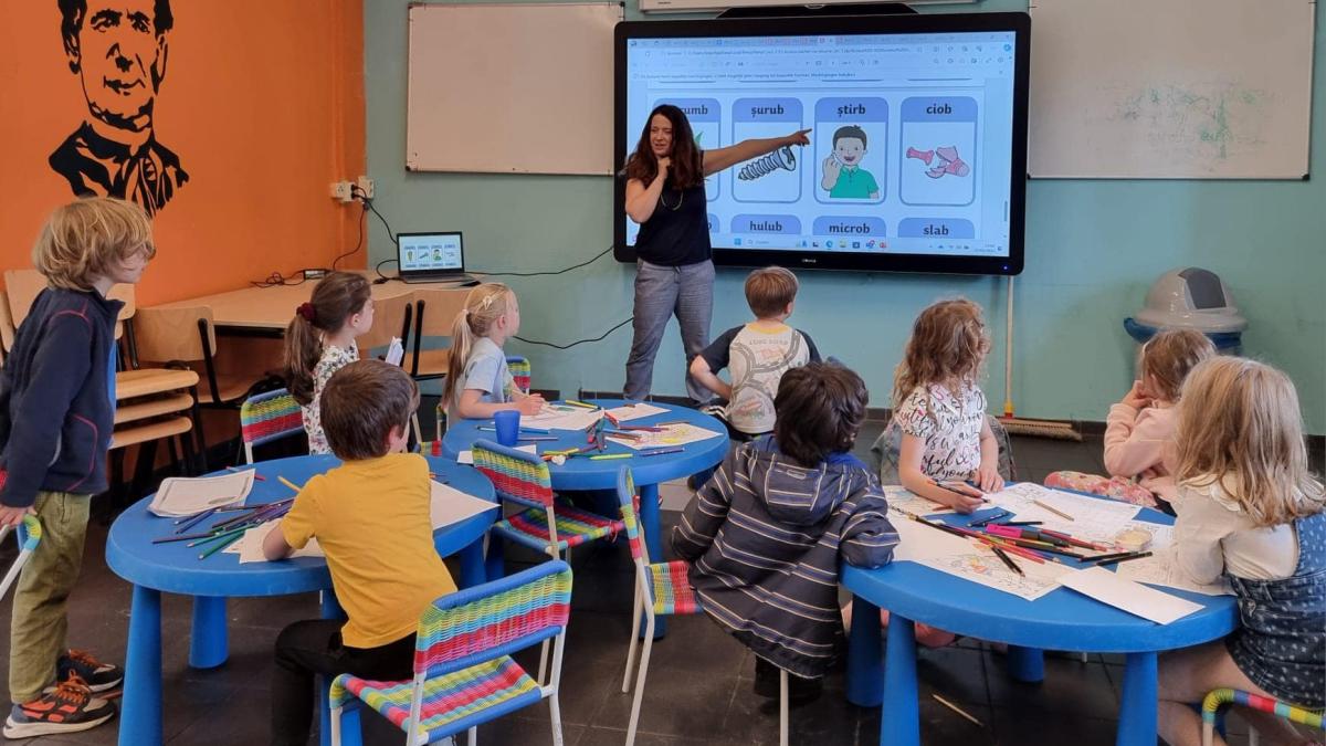 scoala-romaneasca-haga---reportaj-3_66495500