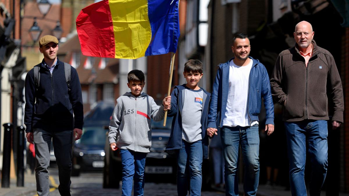 romani-anglia-romani-marea-britanie-intoarcere-acasa_49610600