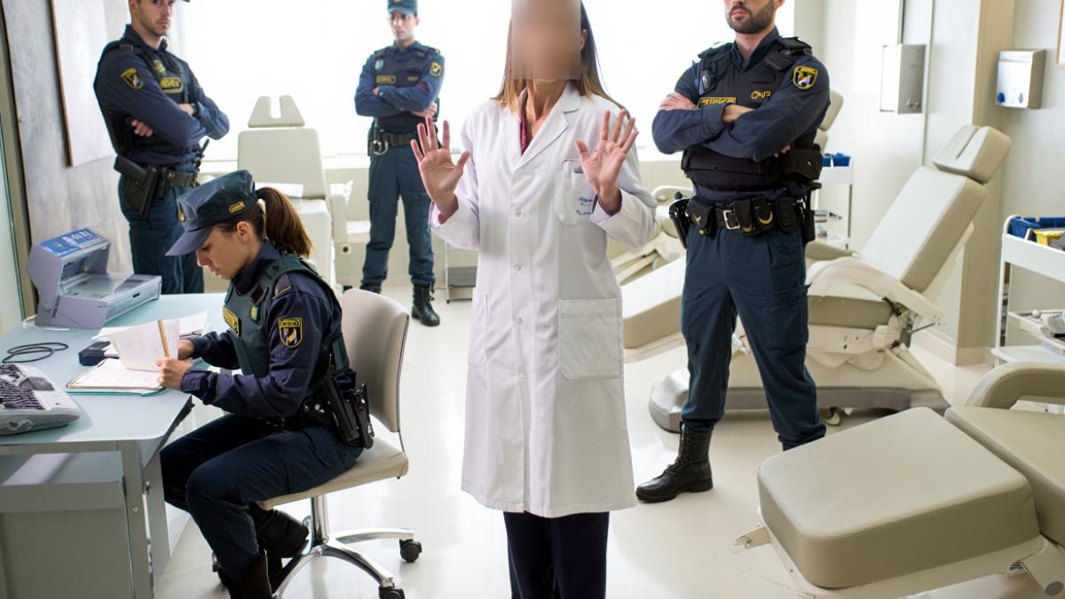 medic-fals-in-spania_22304300