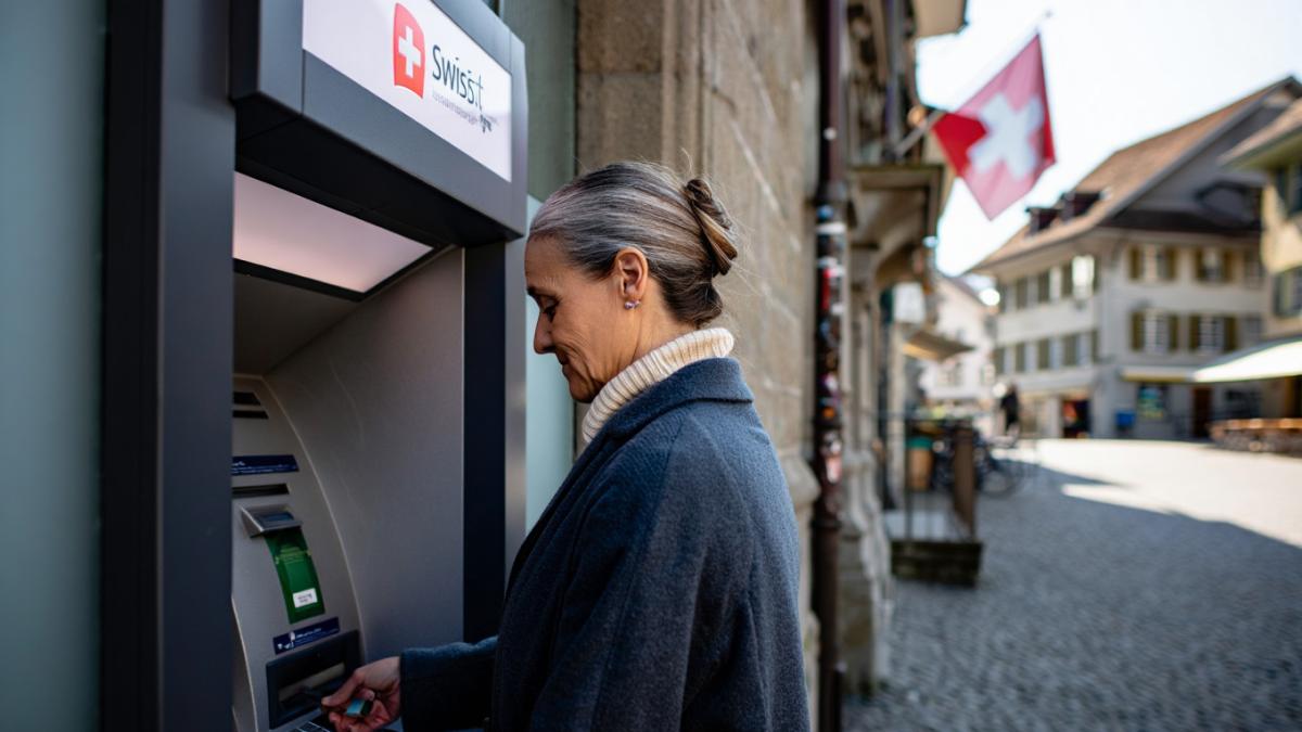 bancomat-elvetia_24728100