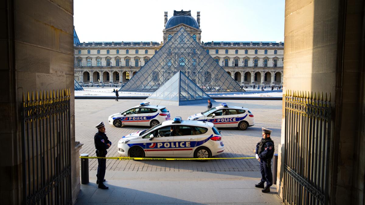 jaf-la-muzeul-luvru-din-paris_60491400