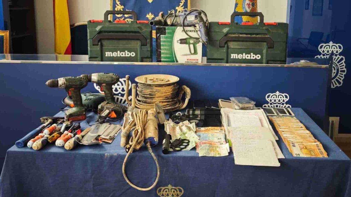 romani-hoti-de-cupru-spania_59101400