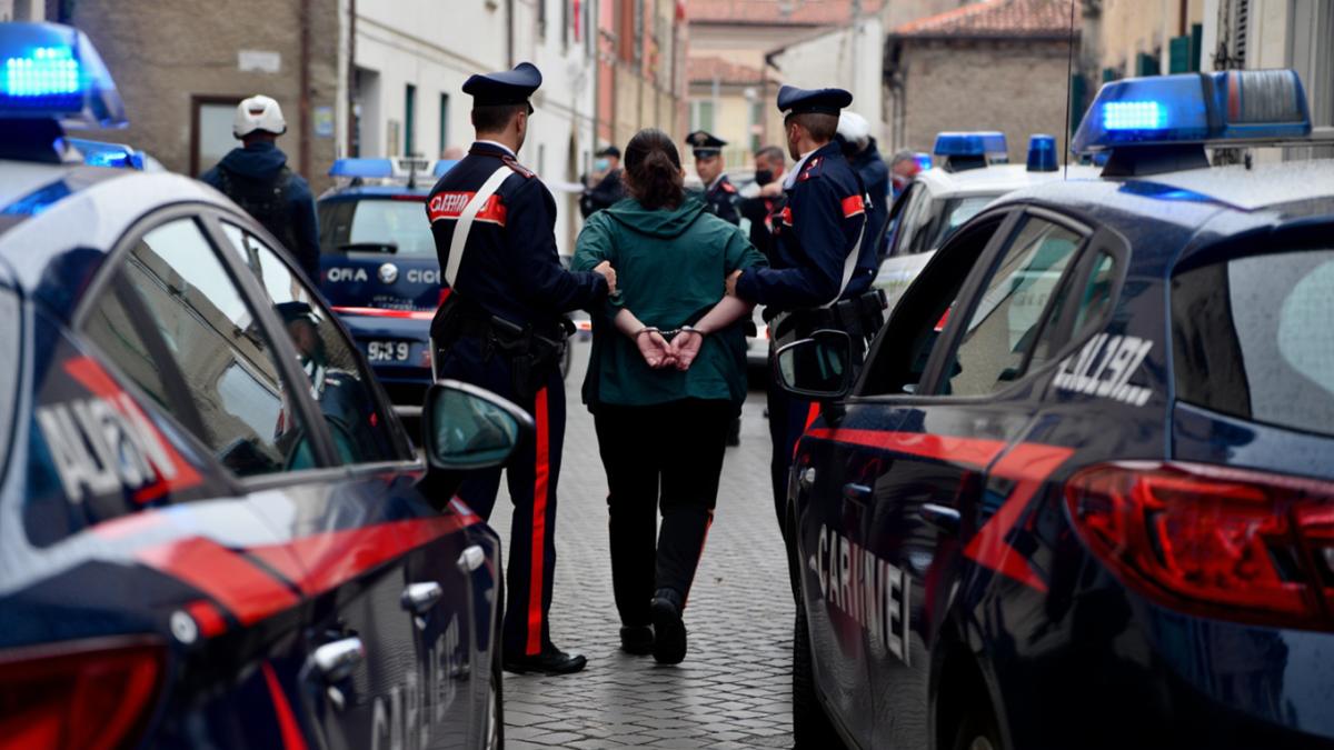 romanca-arestata-in-italia_15976100