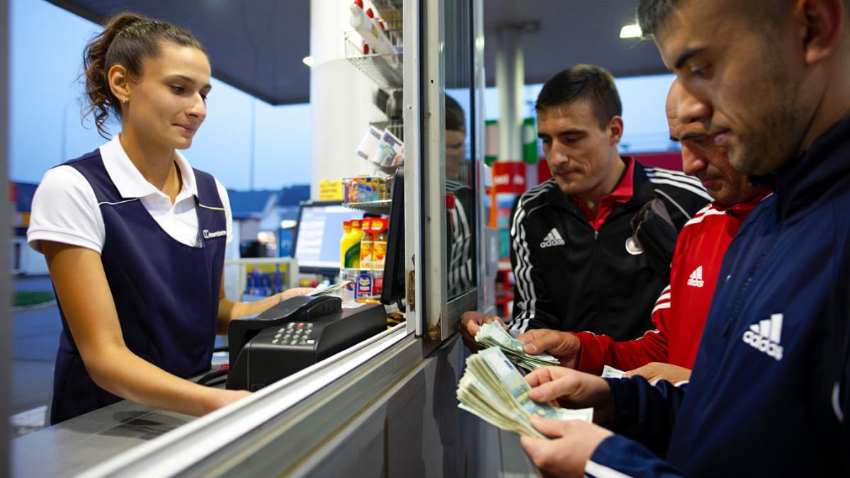 romani-platesc-casierie_74250200