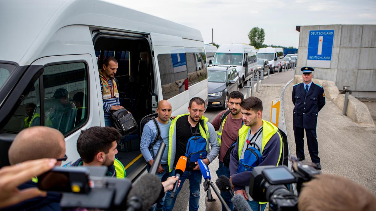 muncitori-romani-microbuz_02257900