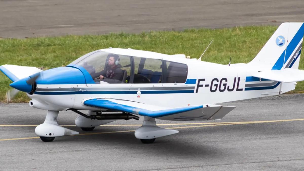 avion-prabusit-muntii-pirinei_64290600