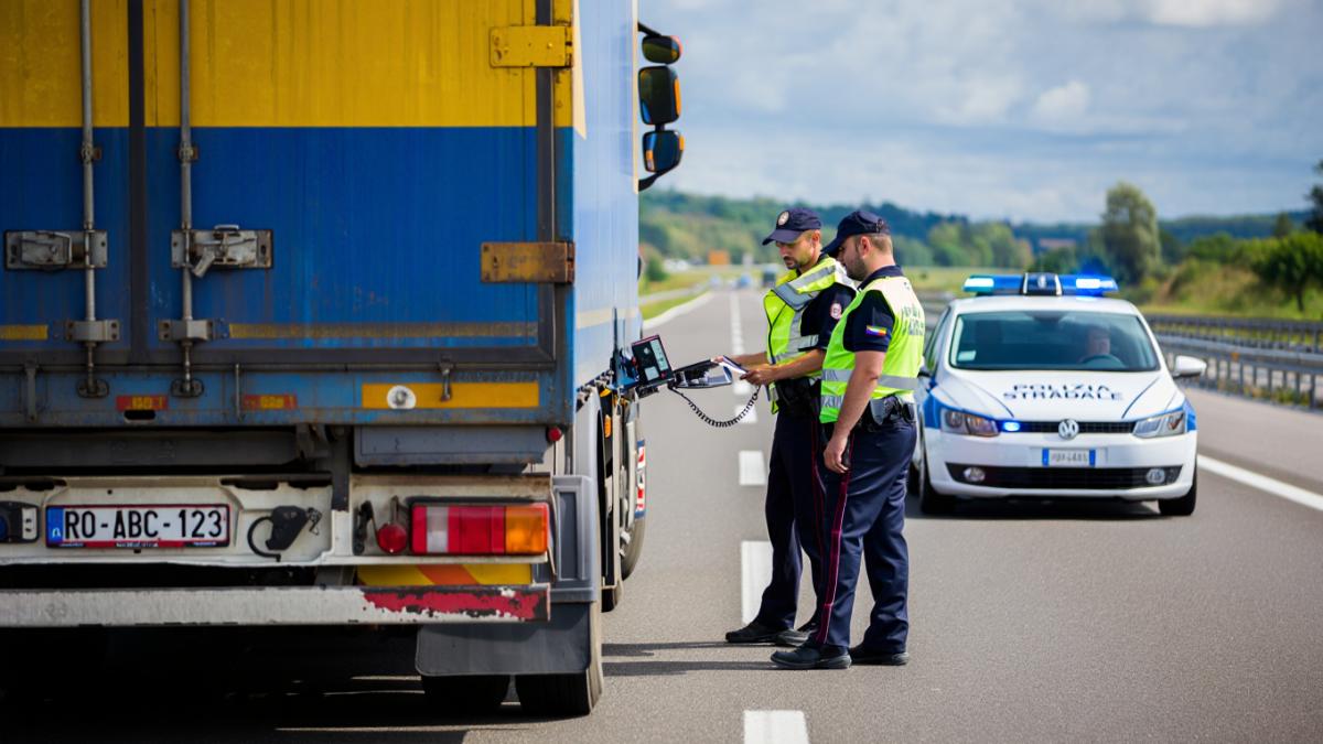 tir-control-tahograf-carabinieri_54995200