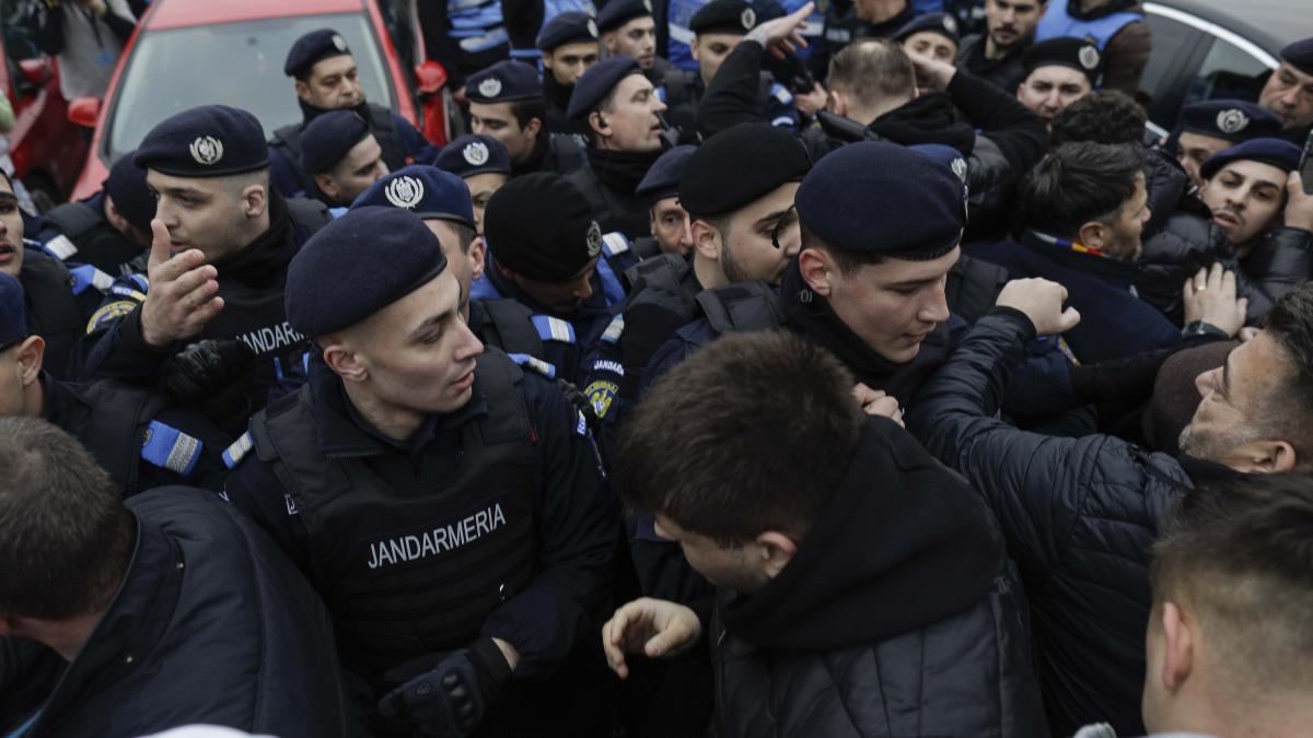 protest-congres-romexpo-jandarmi_83986000