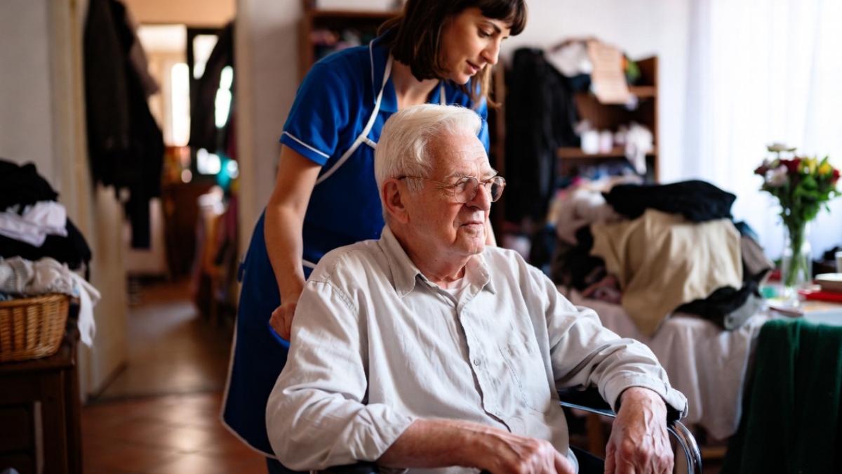 badante-italia-ingrijitoare-italia-badanta_08984100