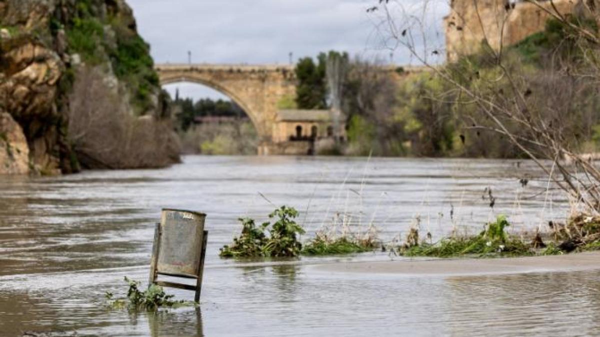 inundatii-agerpres_92526300