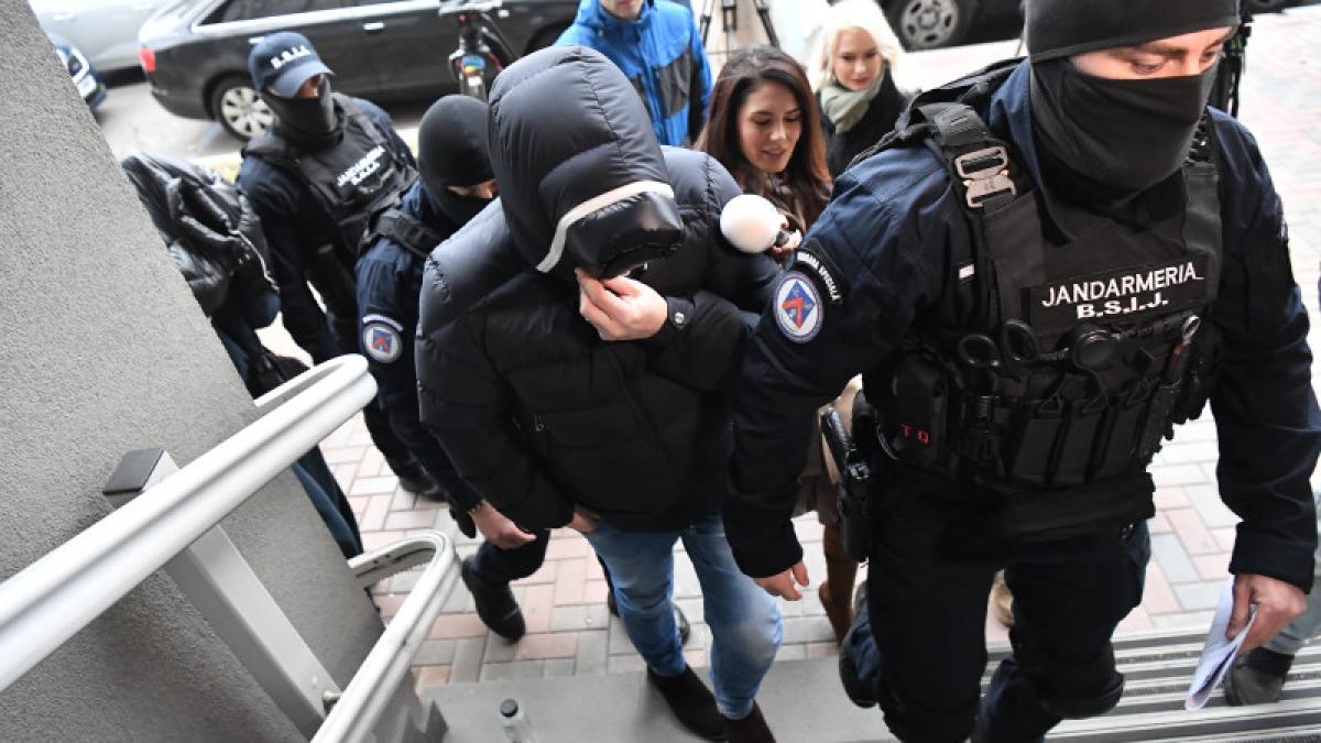 perchezitii-aduceri-mascati_82820500