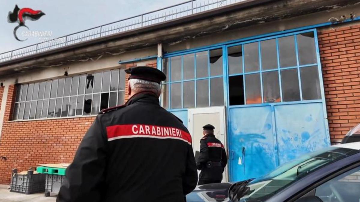 carabinieri italia muncitori romani depozit