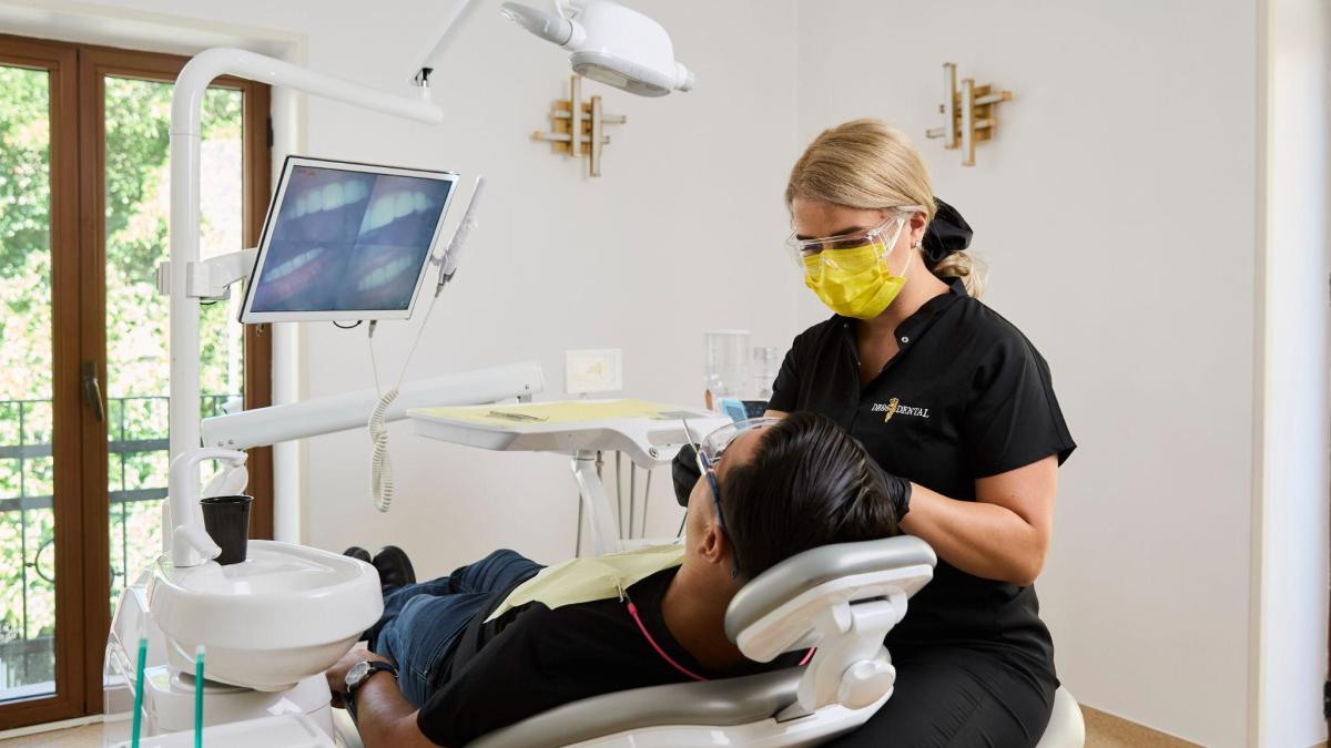 turism dentar in Romania