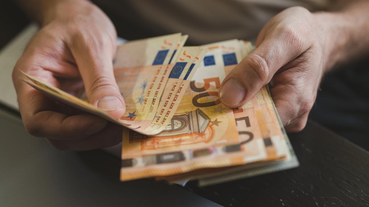 romani-spania-bani-nejustificati-banca-amenzi_76935900