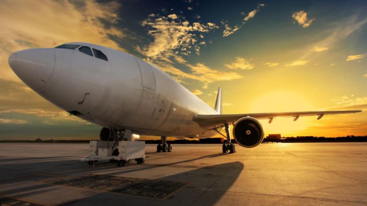 Prețuri uriașe la biletele de avion de Paște: „Anul acesta nu mă voi întoarce la familia mea”