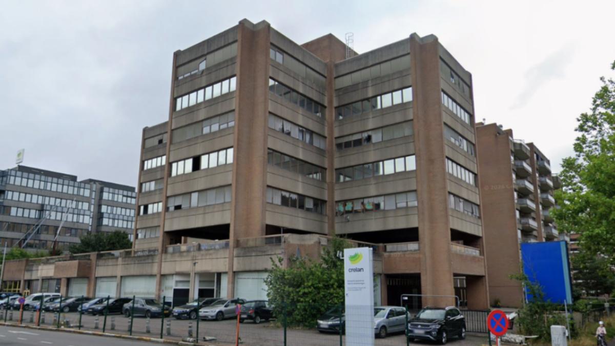 cladire anderlecht ocupata de romani