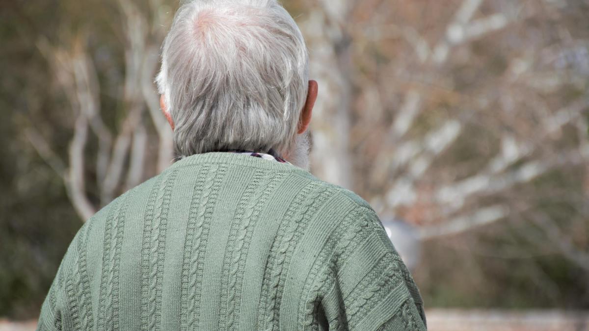 ingrijitori-batrani-batrana-ingrijitoare-batrana_02574500