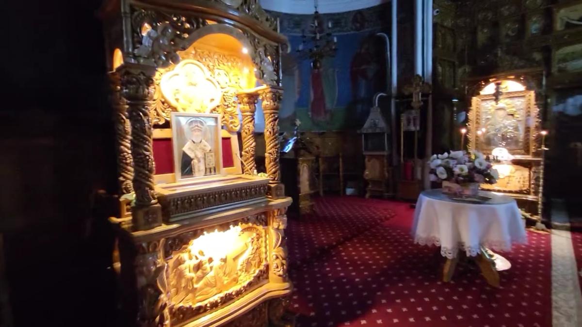 O româncă a fost găsită moartă în anexa unei biserici 