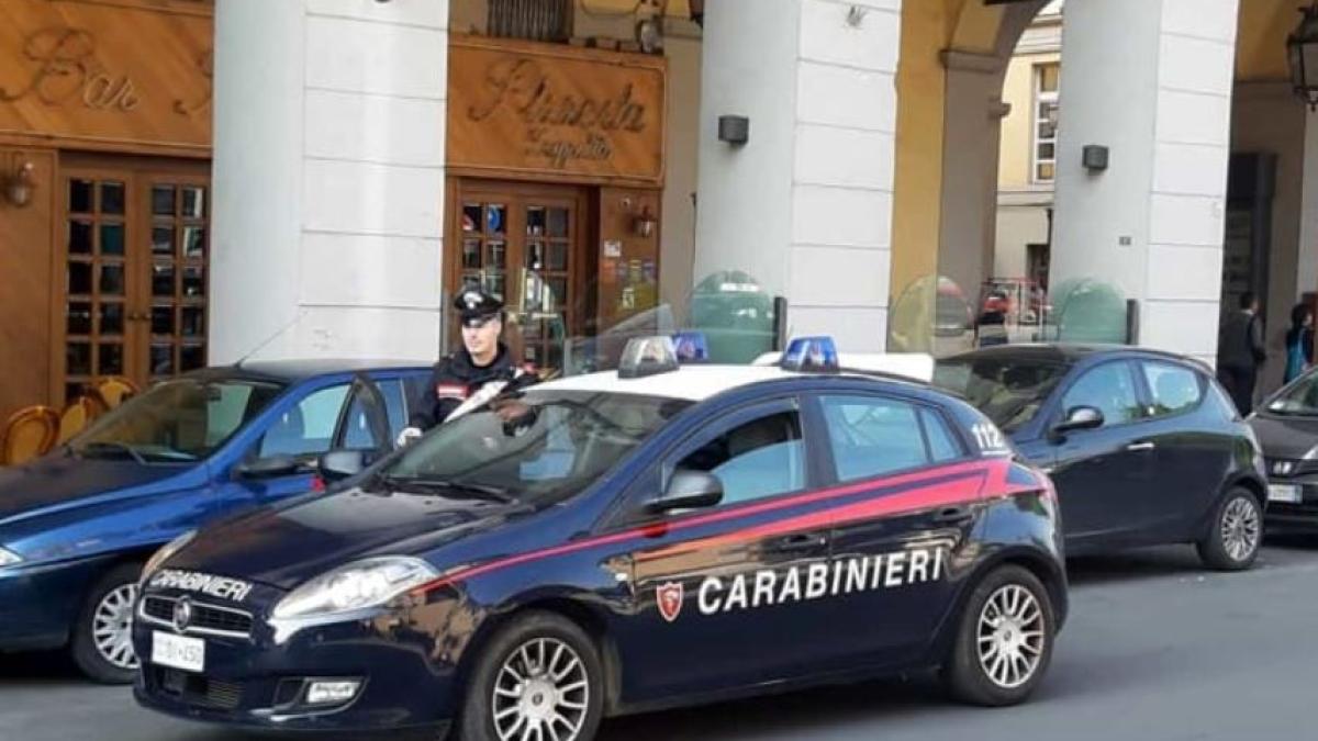 italia--metoda--umarul-surferului--loveste-din-nou--trei-romani--membrii-ai-unei-bande-de-hoti-de-bancomate--arestati